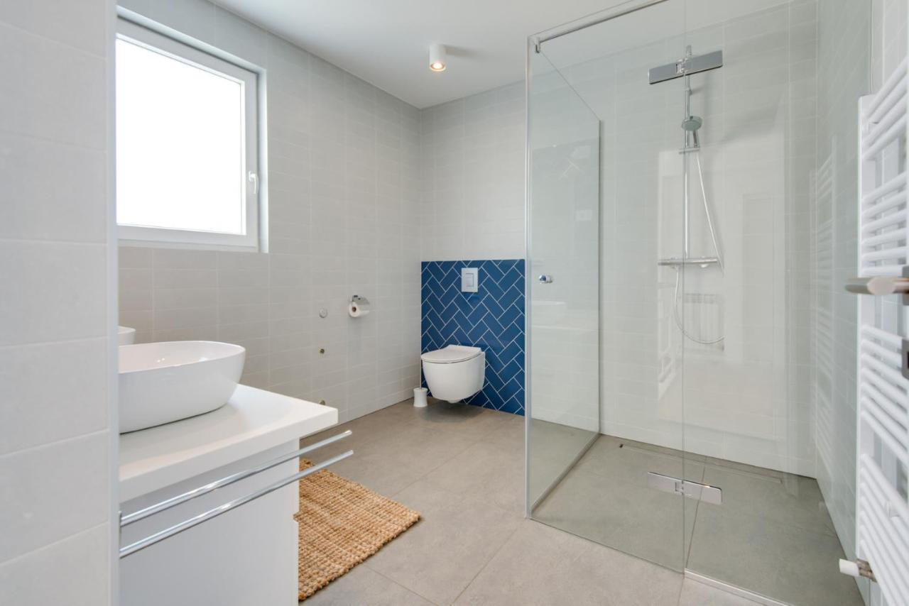 Premium Villa, Heatable Infinity Pool, Jacuzzi And Seaview, Beach And City Just 10Min By Foot Volosko Luaran gambar