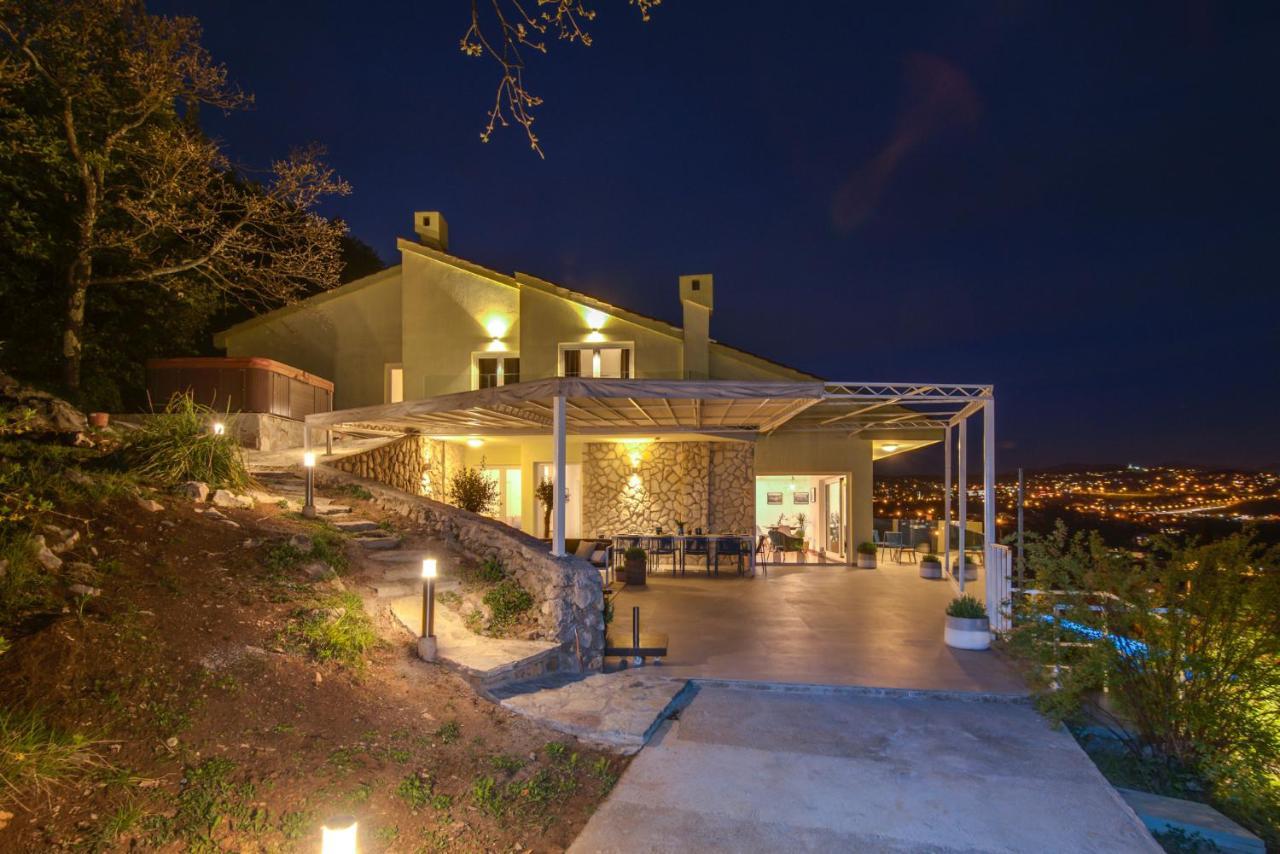 Premium Villa, Heatable Infinity Pool, Jacuzzi And Seaview, Beach And City Just 10Min By Foot Volosko Luaran gambar